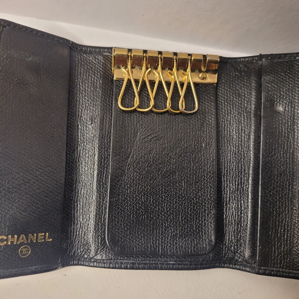 CHANEL this keychain